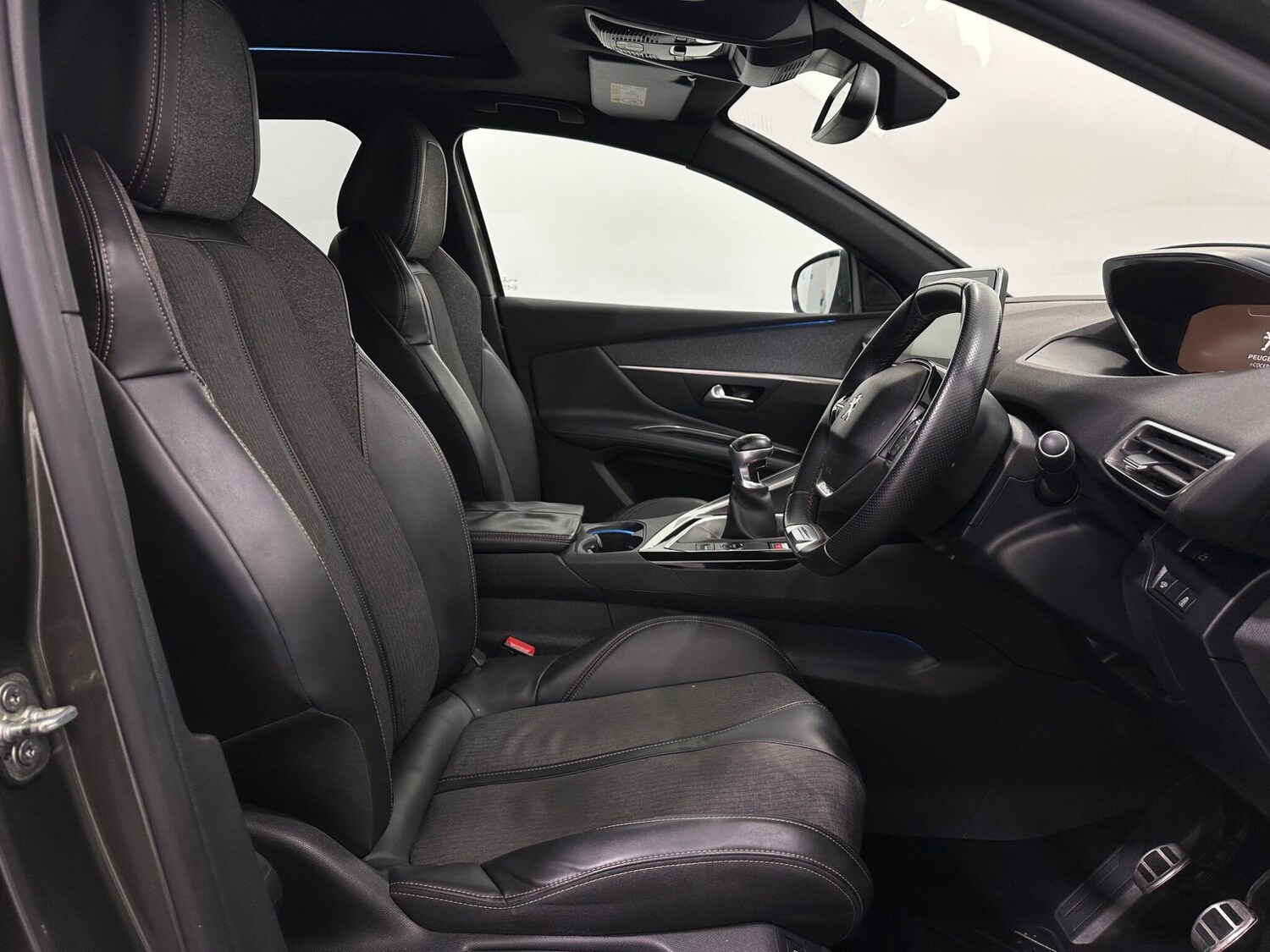 Used Peugeot 3008 2018 for sale - 76878469: Photo 29