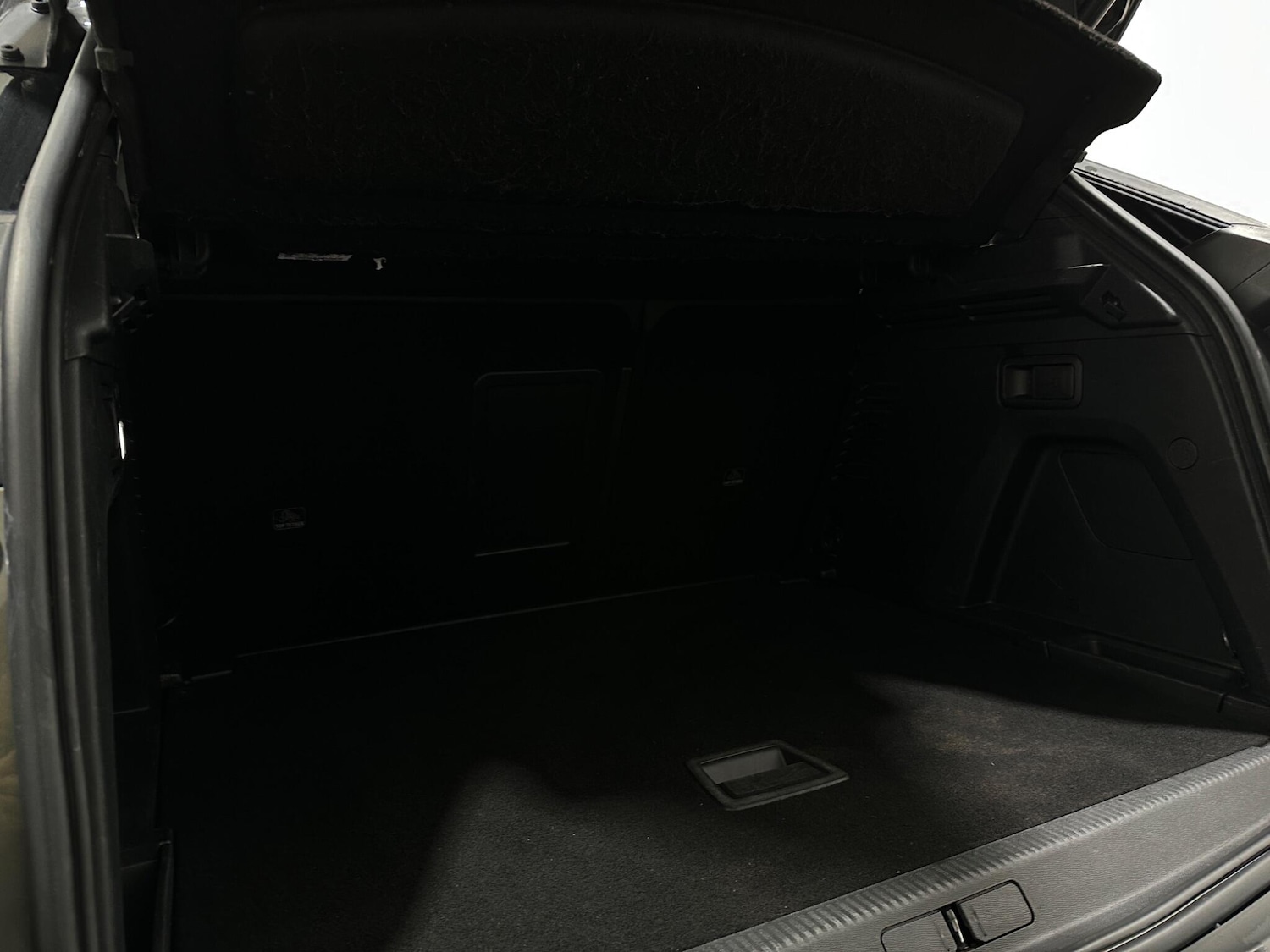 Used Peugeot 3008 2018 for sale - 76878469: Photo 47