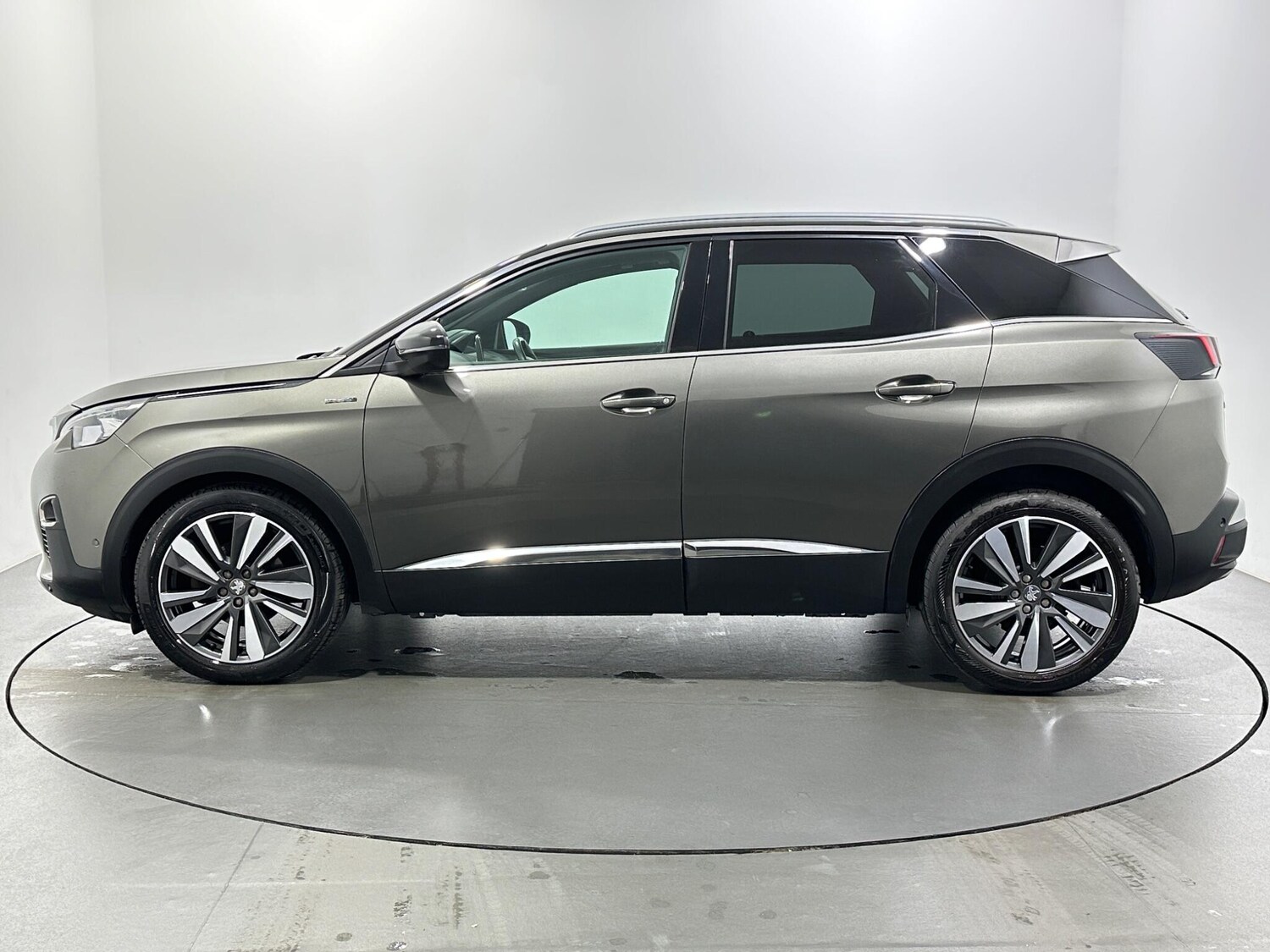 Used Peugeot 3008 2018 for sale - 76878469: Photo 5