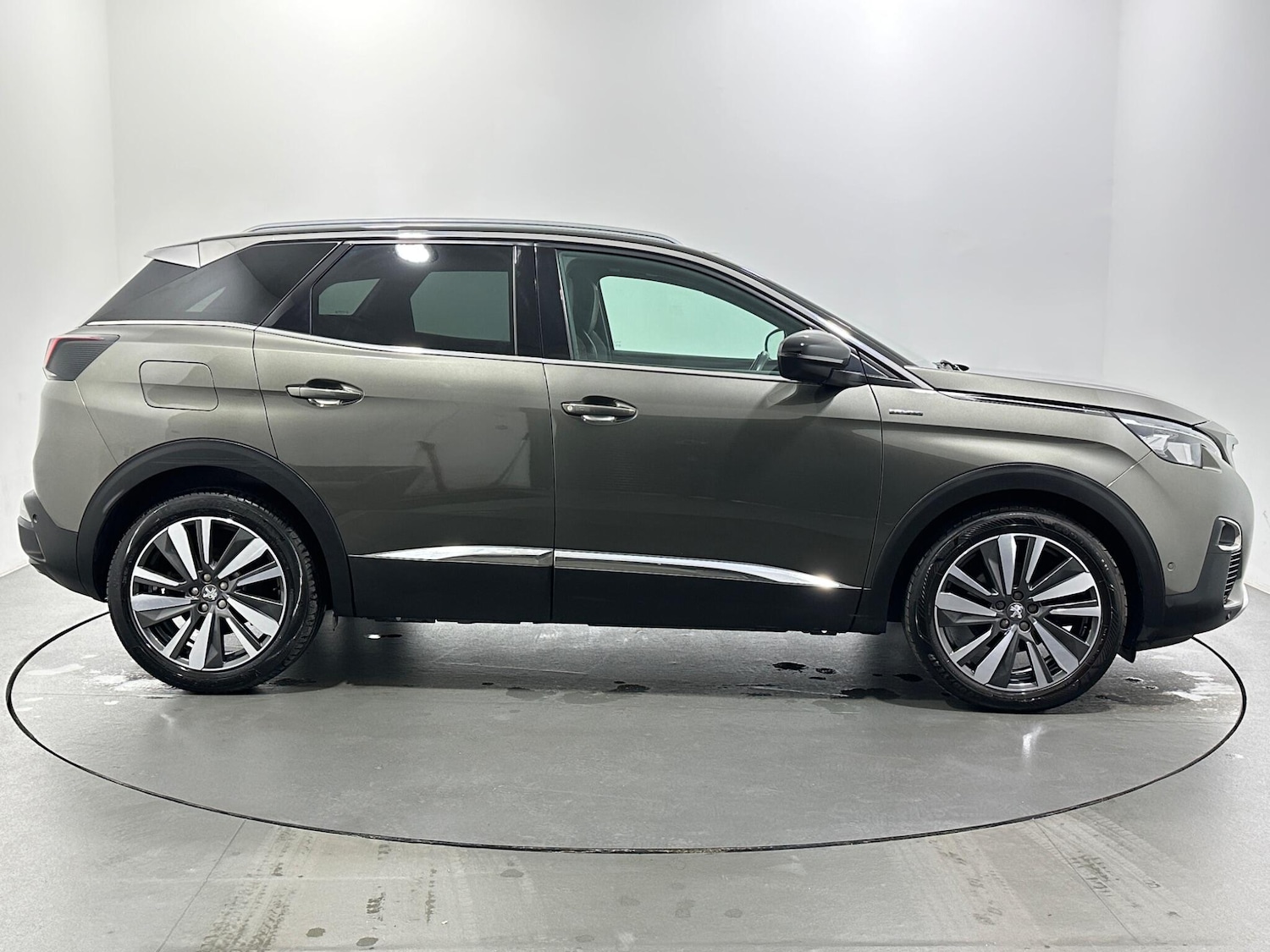 Used Peugeot 3008 2018 for sale - 76878469: Photo 9