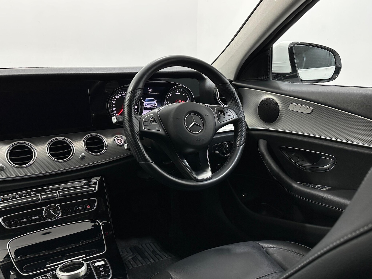 Used Mercedes-Benz E Class 2018 for sale - 76878636: Photo 11
