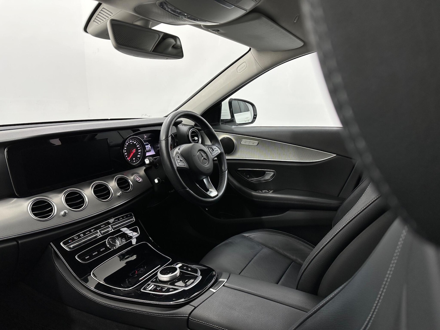 Used Mercedes-Benz E Class 2018 for sale - 76878636: Photo 28