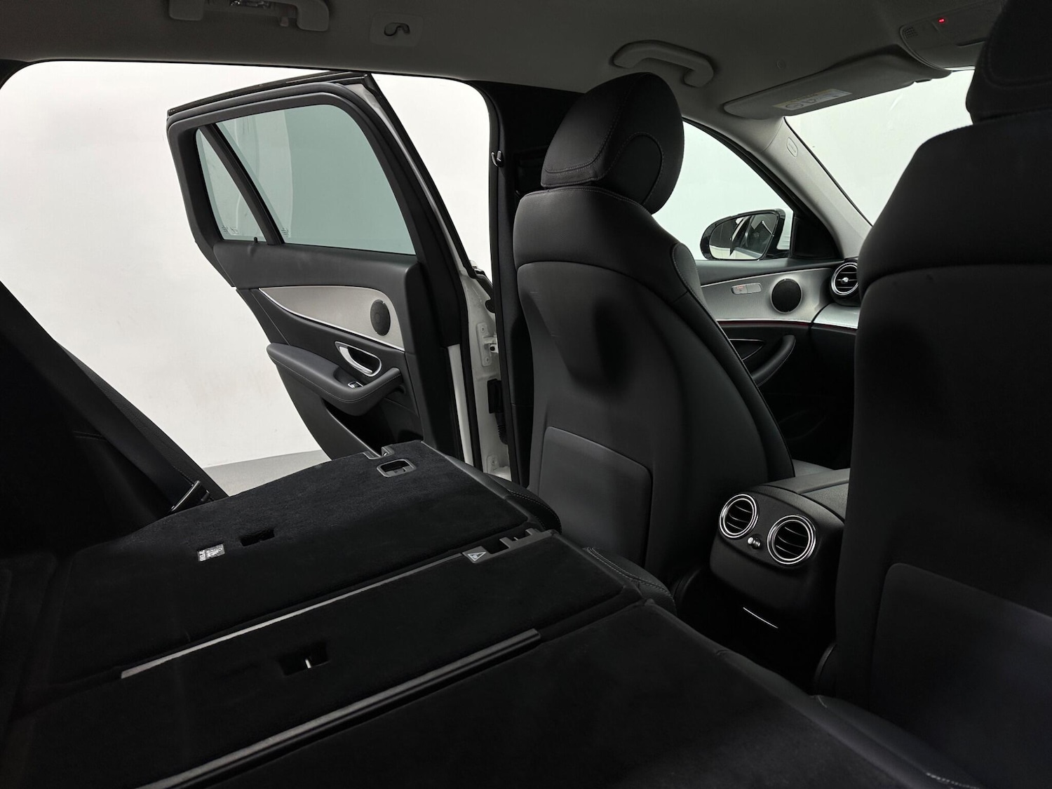 Used Mercedes-Benz E Class 2018 for sale - 76878636: Photo 46