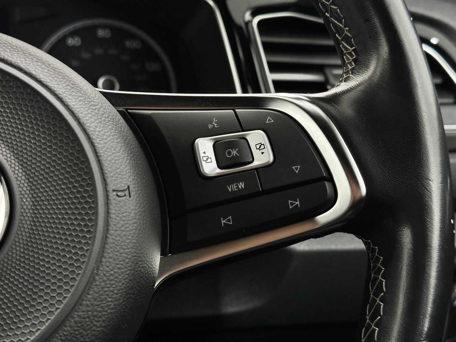 Used Volkswagen T-Roc for sale - 77612531: Photo 15