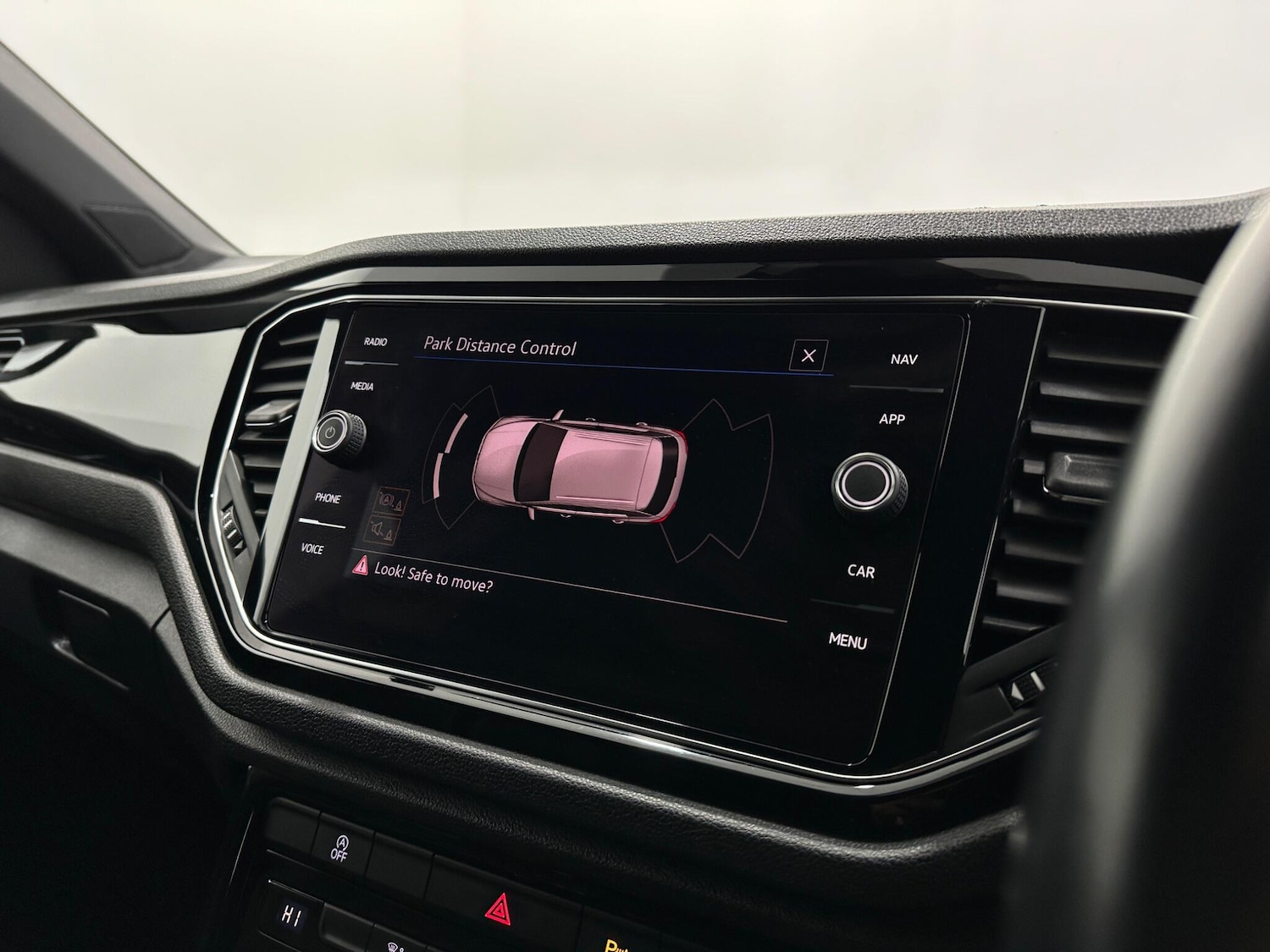 Used Volkswagen T-Roc for sale - 77612531: Photo 22