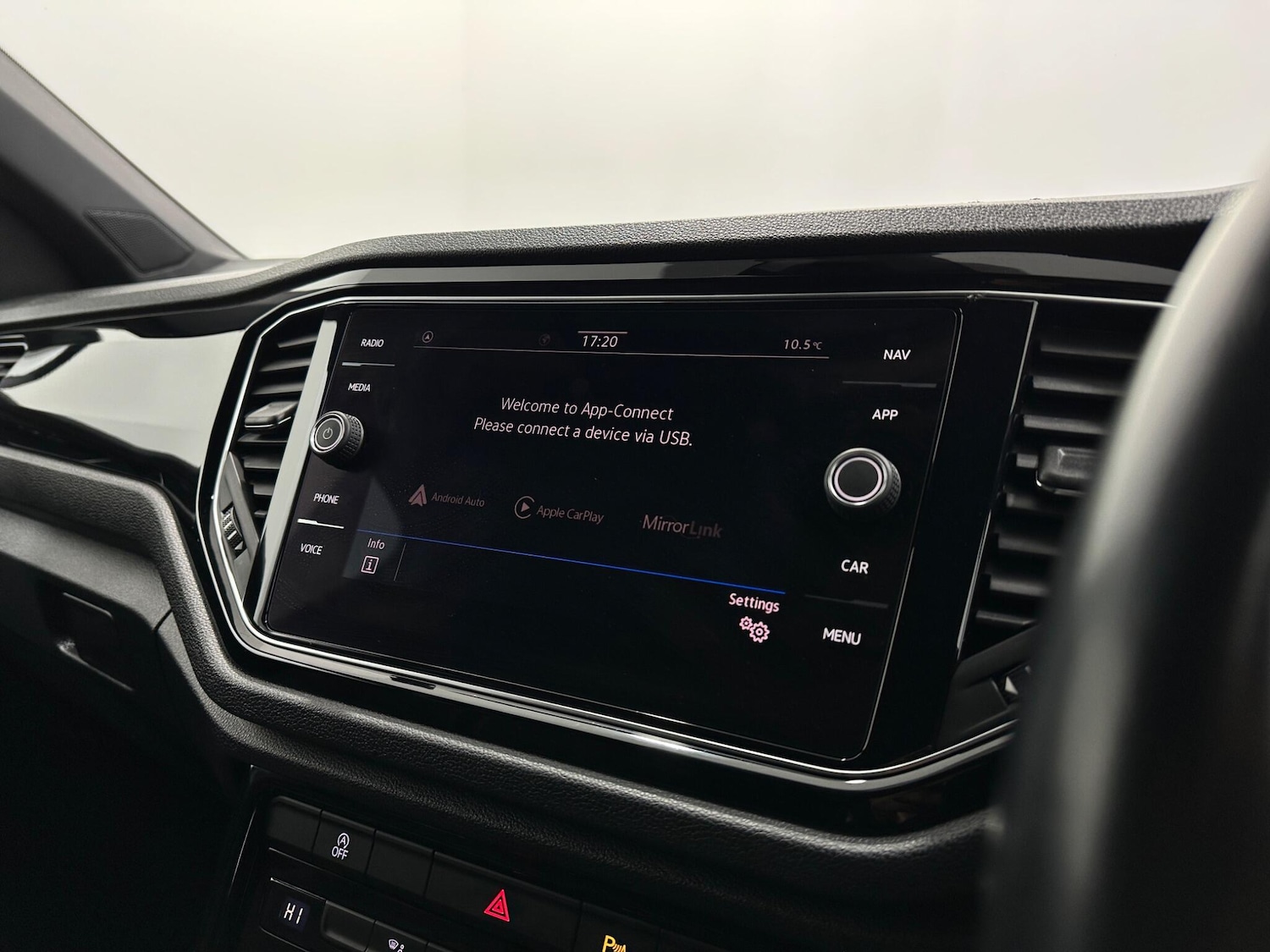 Used Volkswagen T-Roc for sale - 77612531: Photo 23