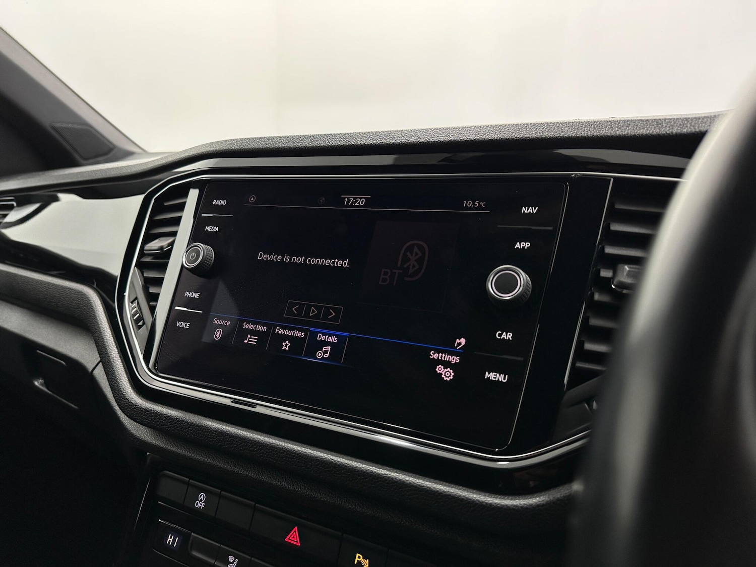 Used Volkswagen T-Roc for sale - 77612531: Photo 24