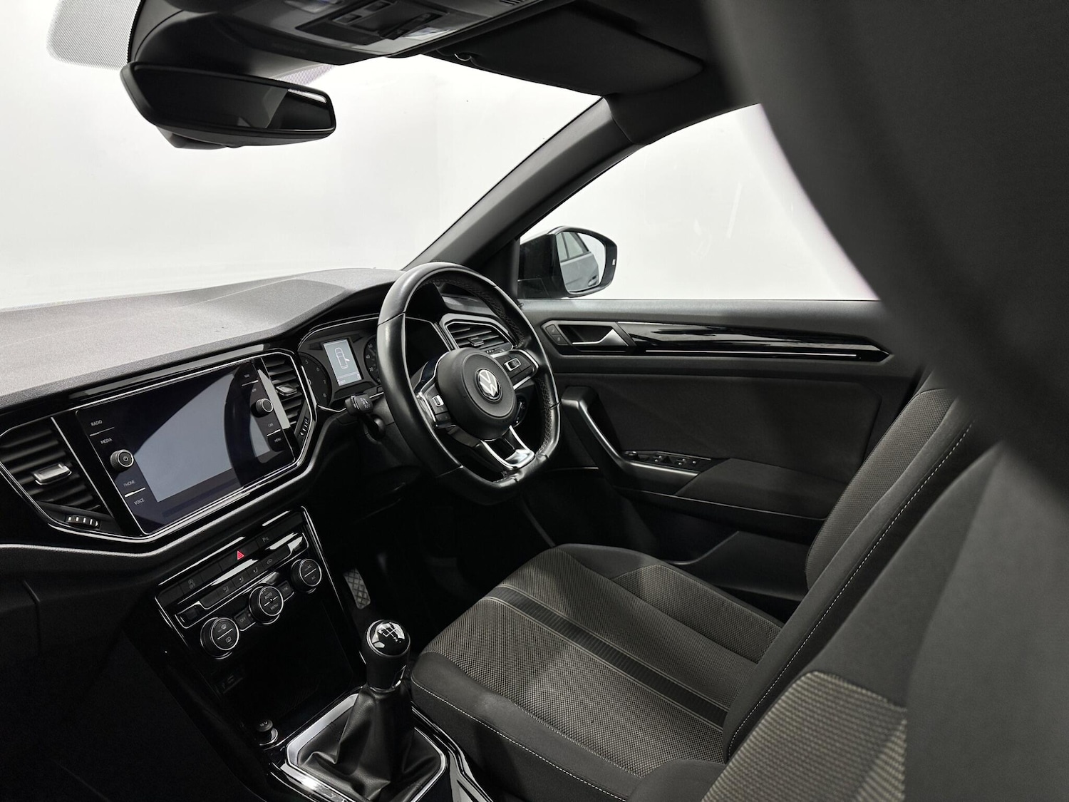 Used Volkswagen T-Roc for sale - 77612531: Photo 29