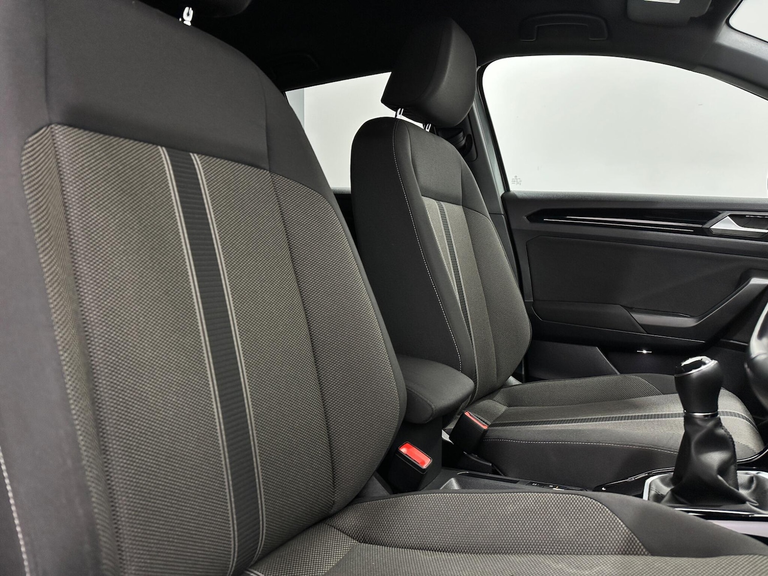 Used Volkswagen T-Roc for sale - 77612531: Photo 31