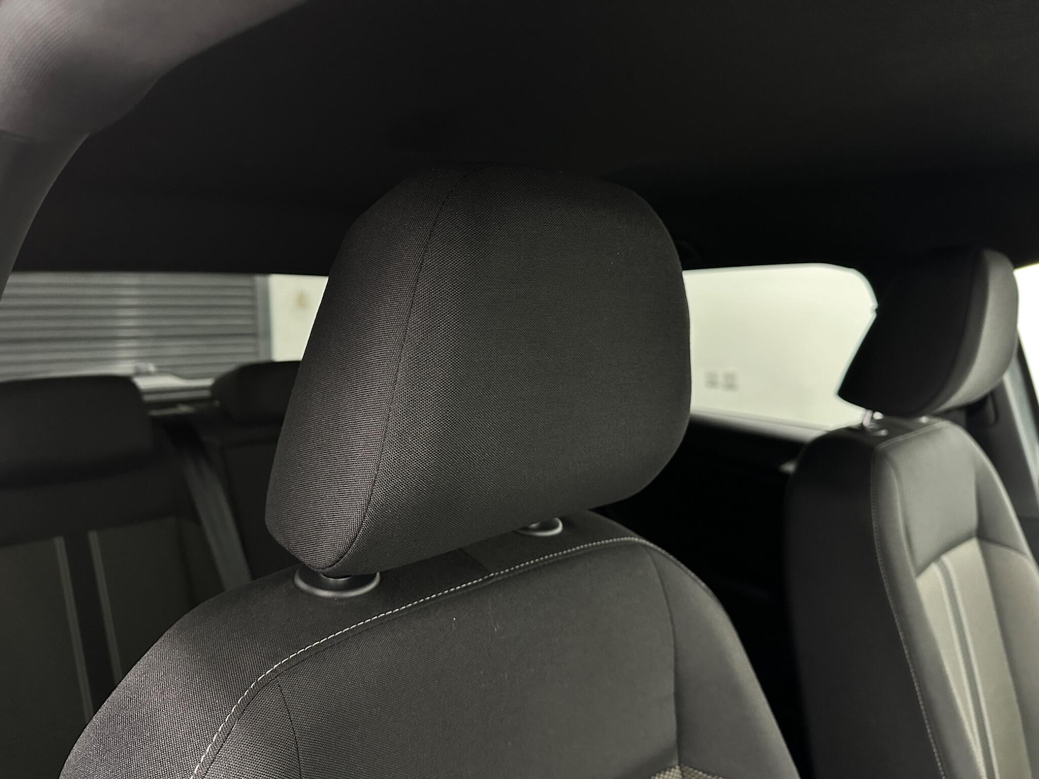 Used Volkswagen T-Roc for sale - 77612531: Photo 32