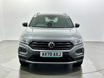 Used Volkswagen T-Roc 2021 for sale - 77612531: Photo