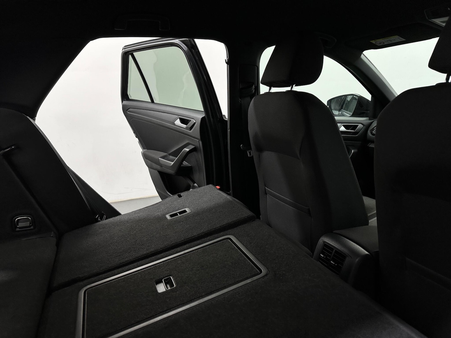 Used Volkswagen T-Roc for sale - 77612531: Photo 46