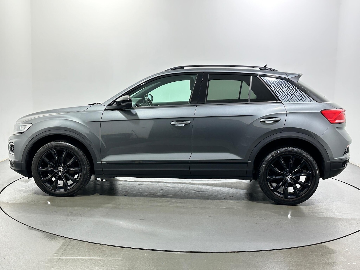 Used Volkswagen T-Roc for sale - 77612531: Photo 5