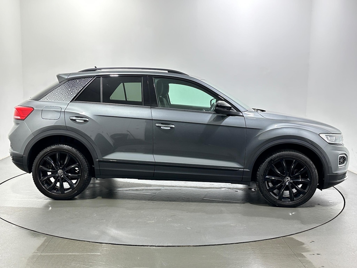 Used Volkswagen T-Roc for sale - 77612531: Photo 9