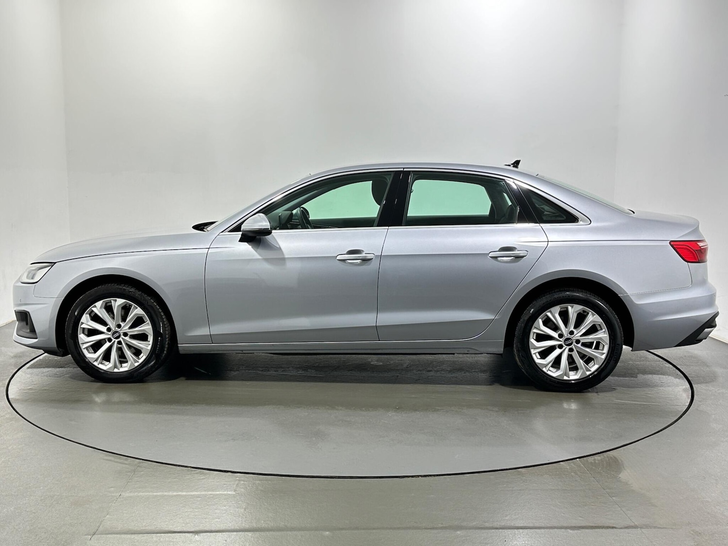 Used Audi A4 2021 for sale - 77722870: Photo 5