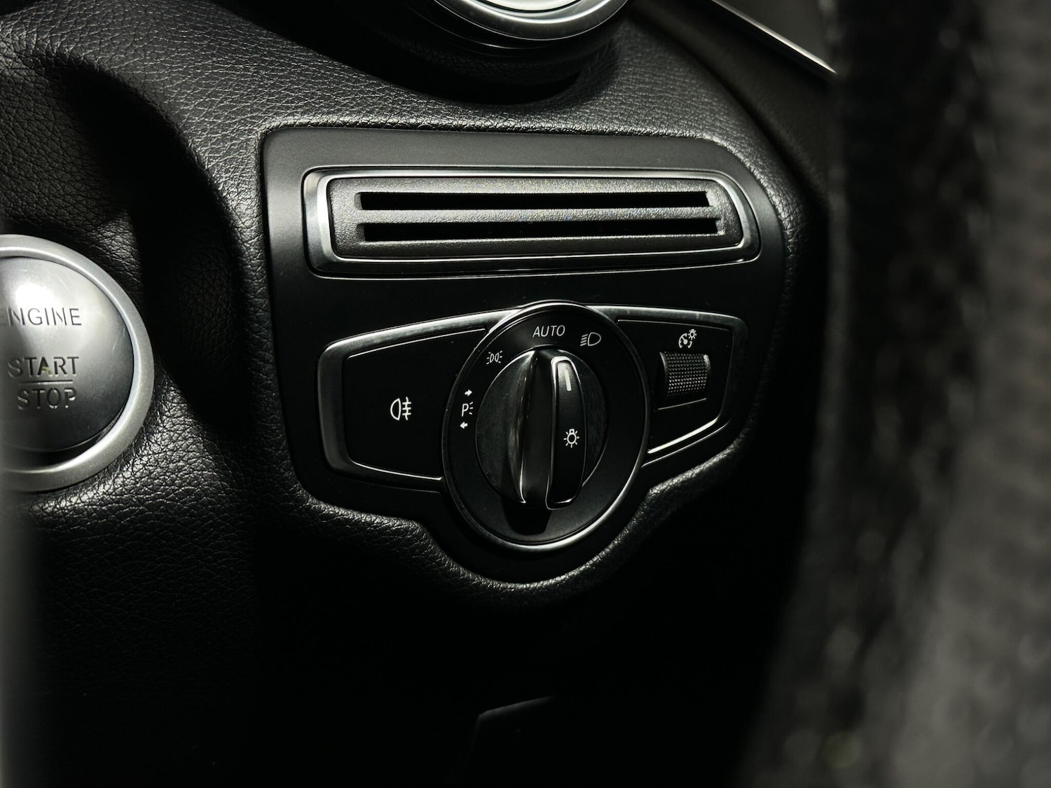 Used Mercedes-Benz GLC 2018 for sale - 77738364: Photo 17