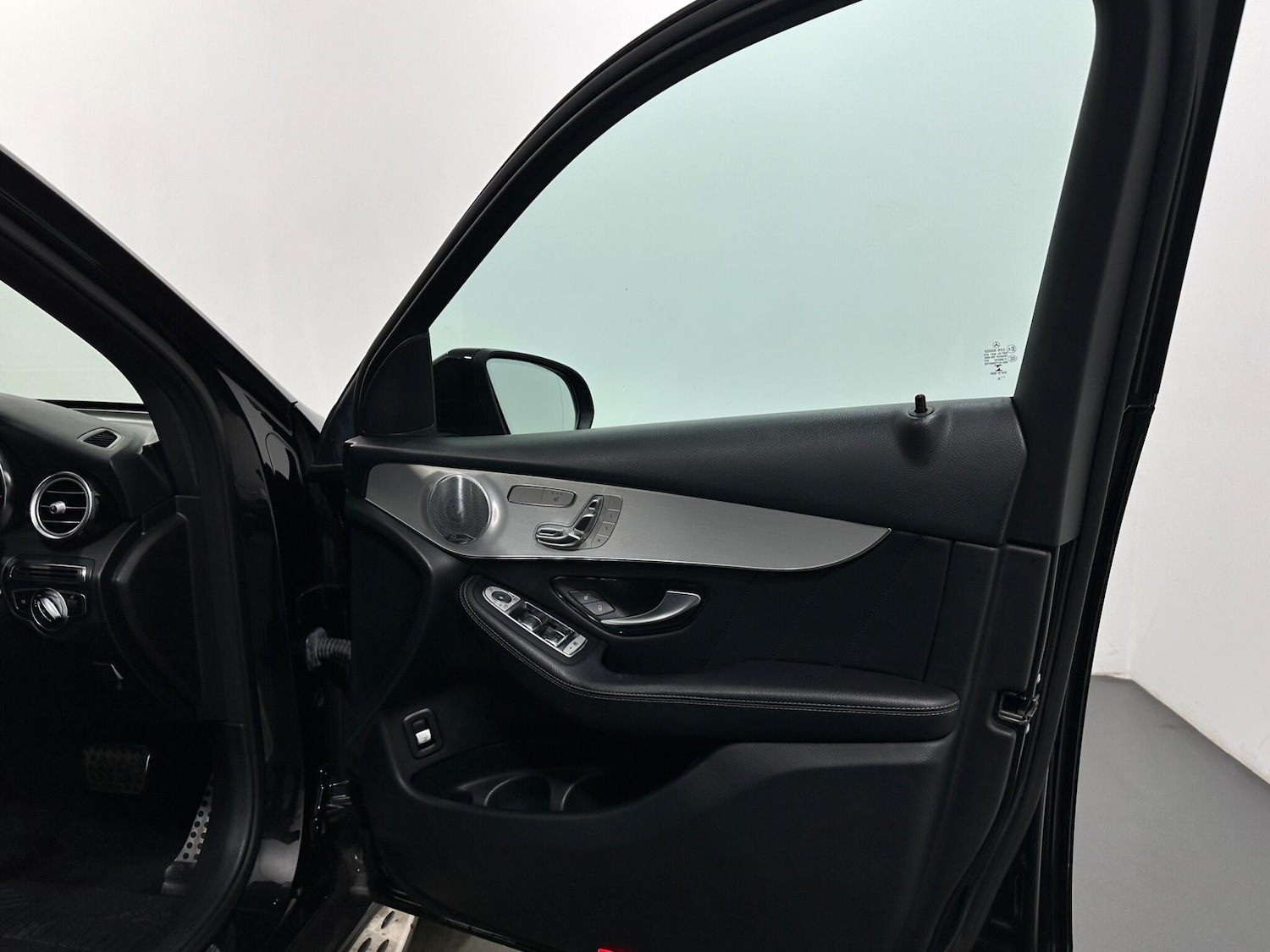 Used Mercedes-Benz GLC 2018 for sale - 77738364: Photo 35