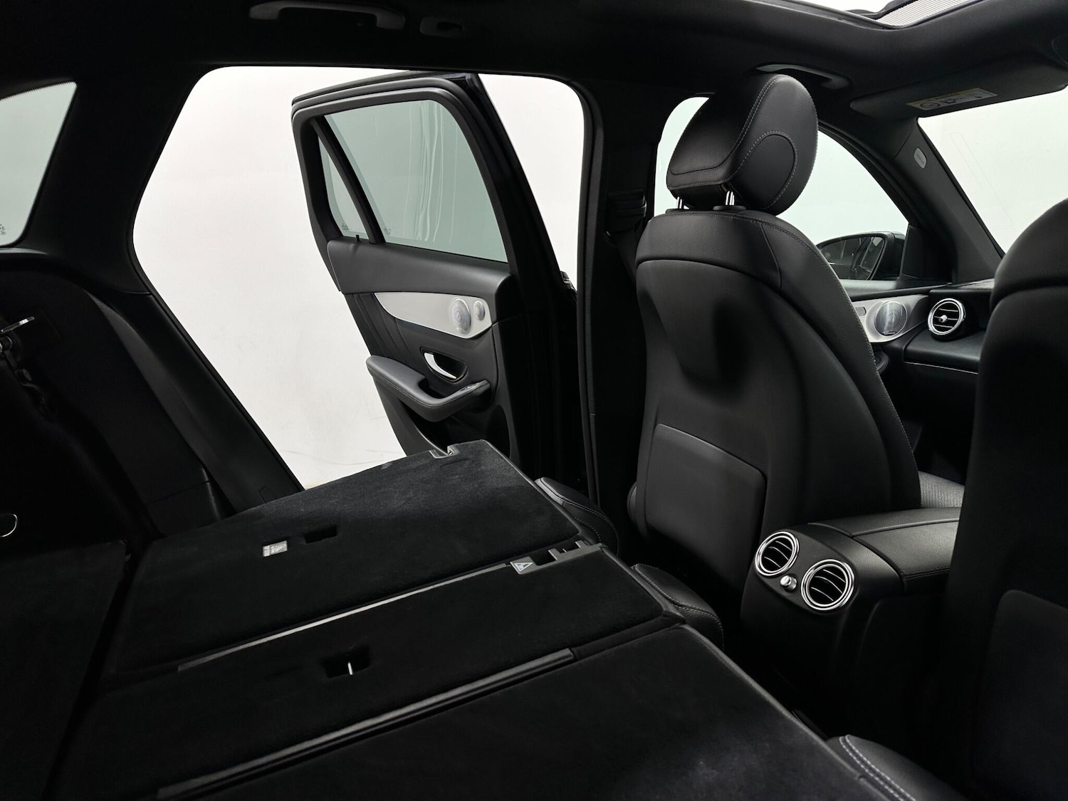 Used Mercedes-Benz GLC 2018 for sale - 77738364: Photo 48