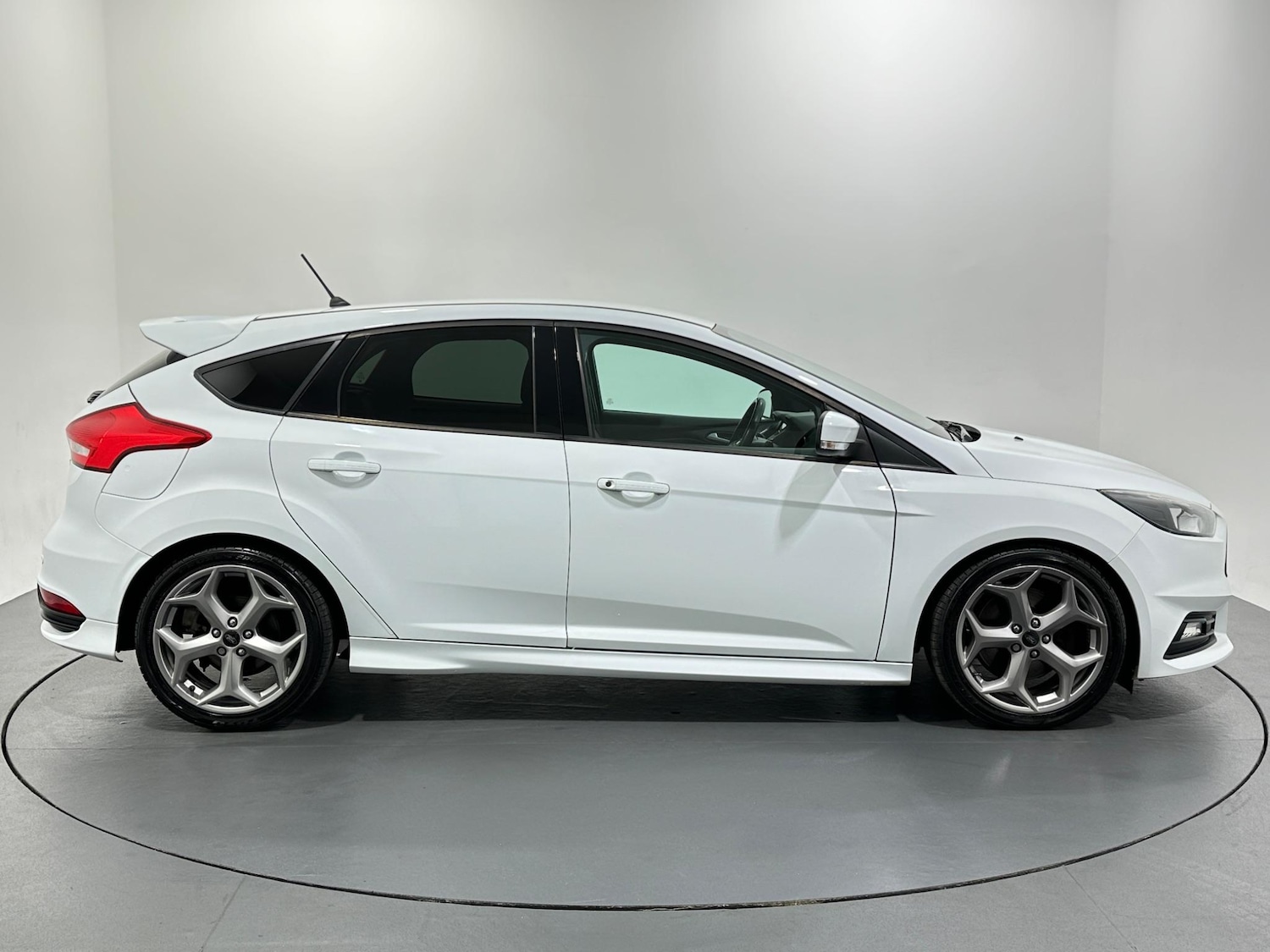 Used Ford Focus 2018 for sale - 76878597: Photo 9