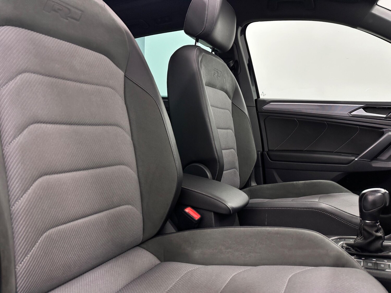 Used Volkswagen Tiguan 2018 for sale - 77823946: Photo 34