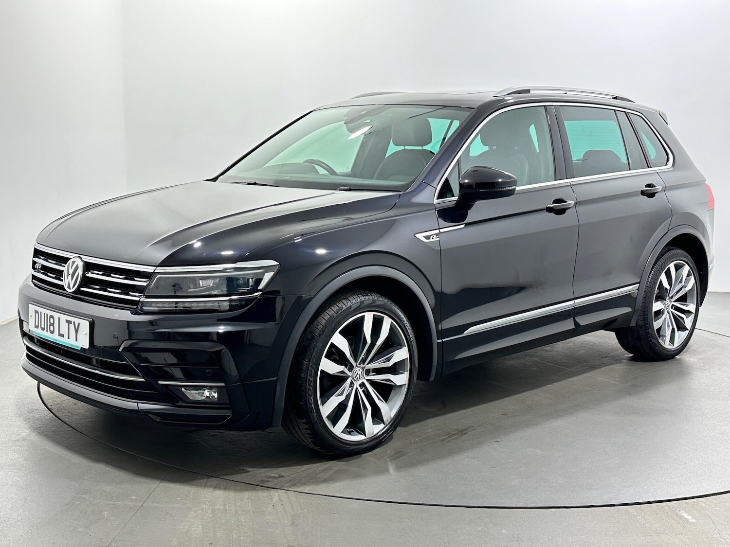 Used Volkswagen Tiguan 2018 for sale - 77823946: Photo 4