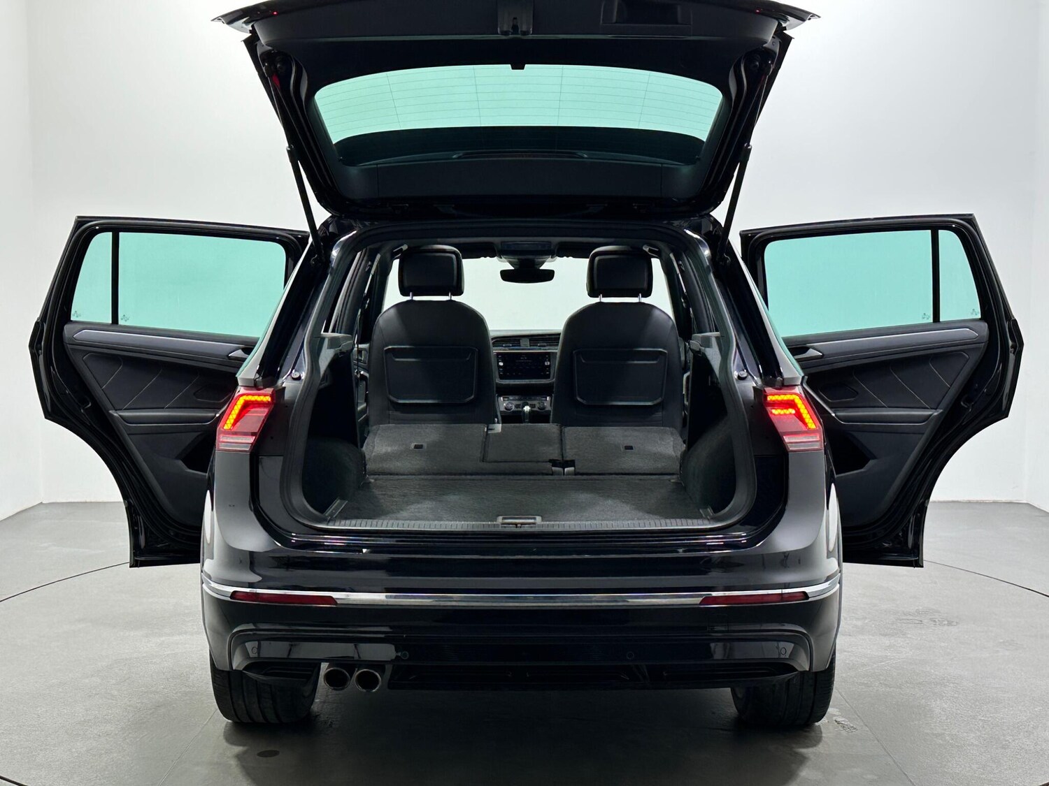 Used Volkswagen Tiguan 2018 for sale - 77823946: Photo 47