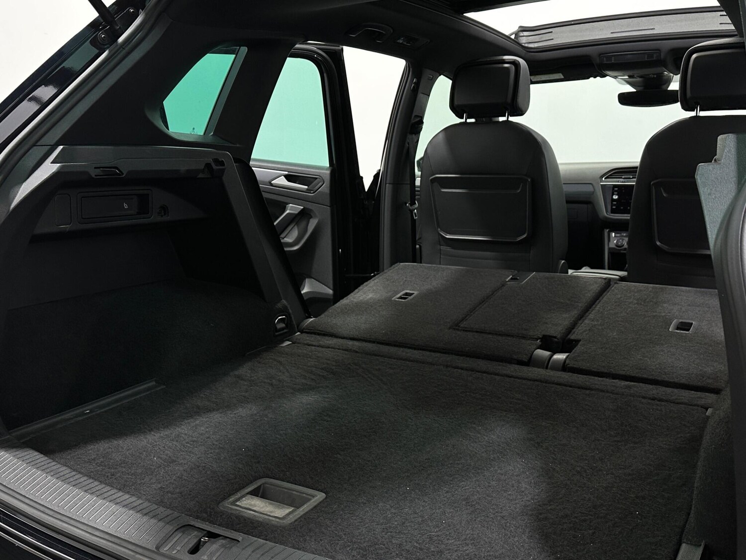 Used Volkswagen Tiguan 2018 for sale - 77823946: Photo 48