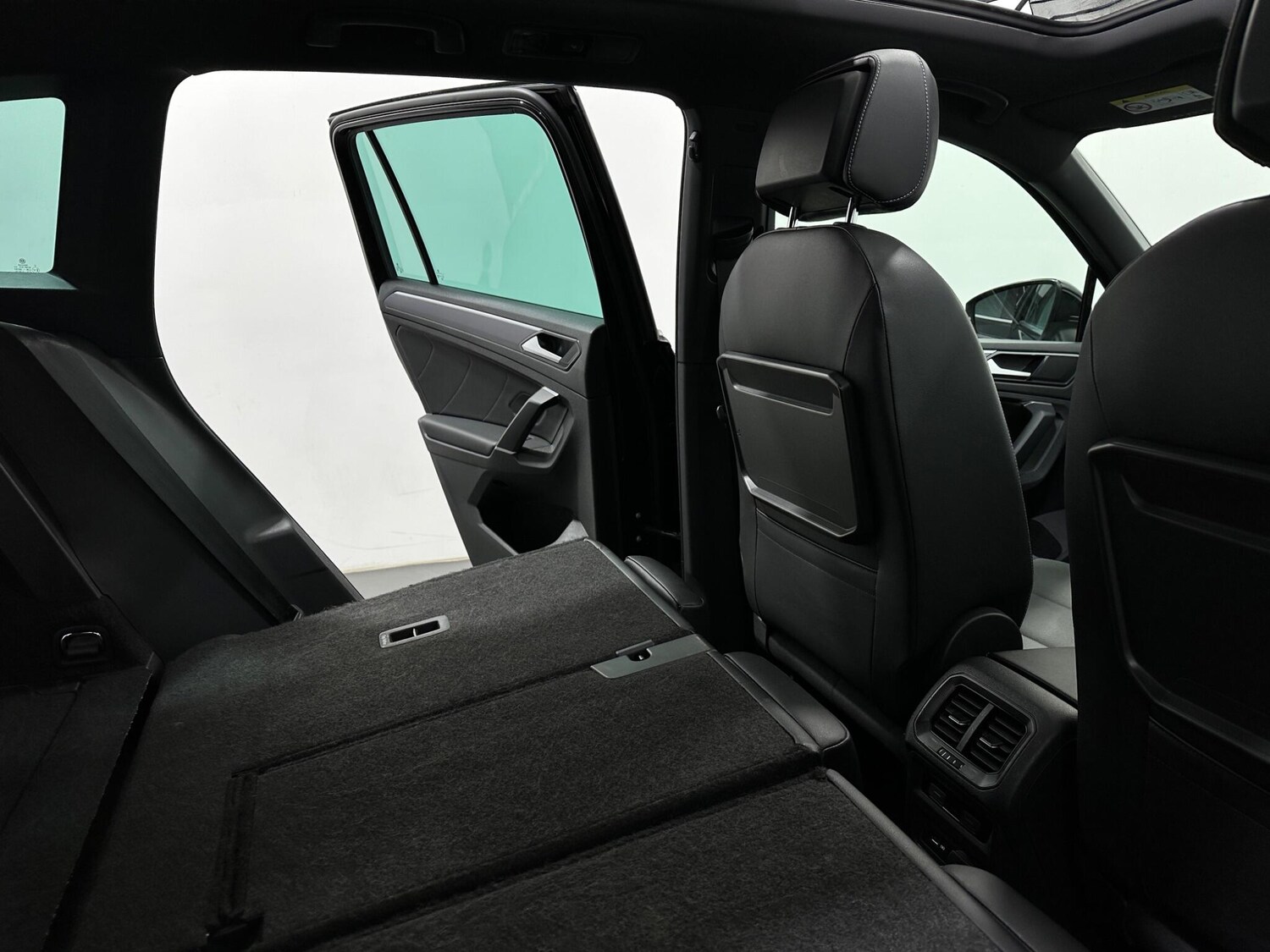 Used Volkswagen Tiguan 2018 for sale - 77823946: Photo 49