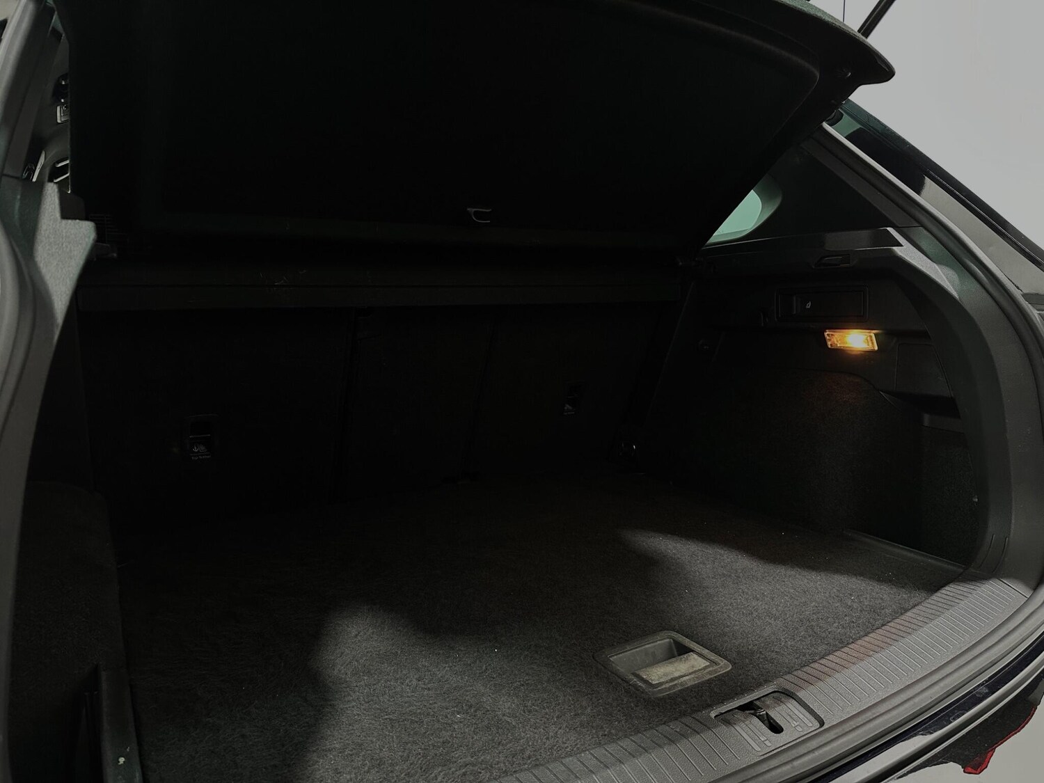 Used Volkswagen Tiguan 2018 for sale - 77823946: Photo 50