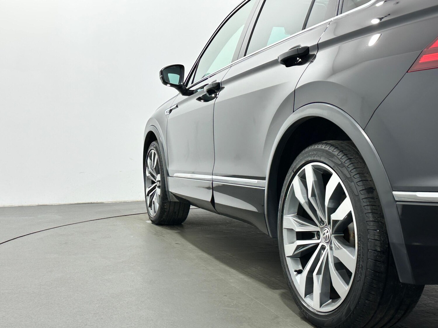 Used Volkswagen Tiguan 2018 for sale - 77823946: Photo 52