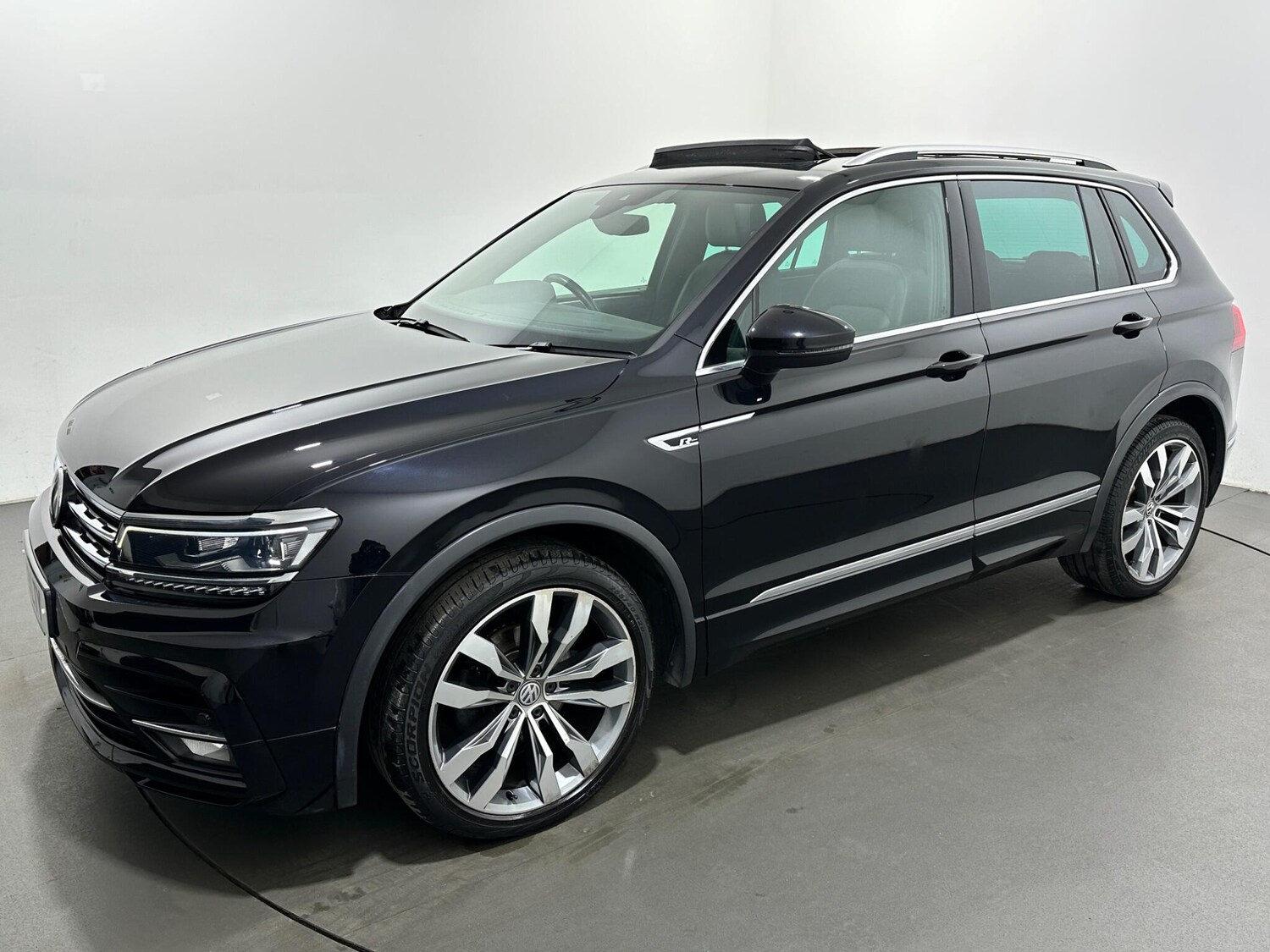 Used Volkswagen Tiguan 2018 for sale - 77823946: Photo 56