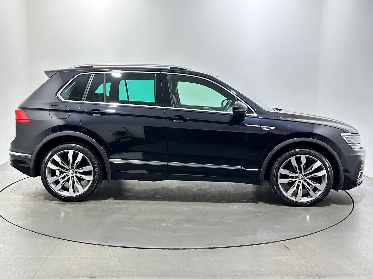 Used Volkswagen Tiguan 2018 for sale - 77823946: Photo 9