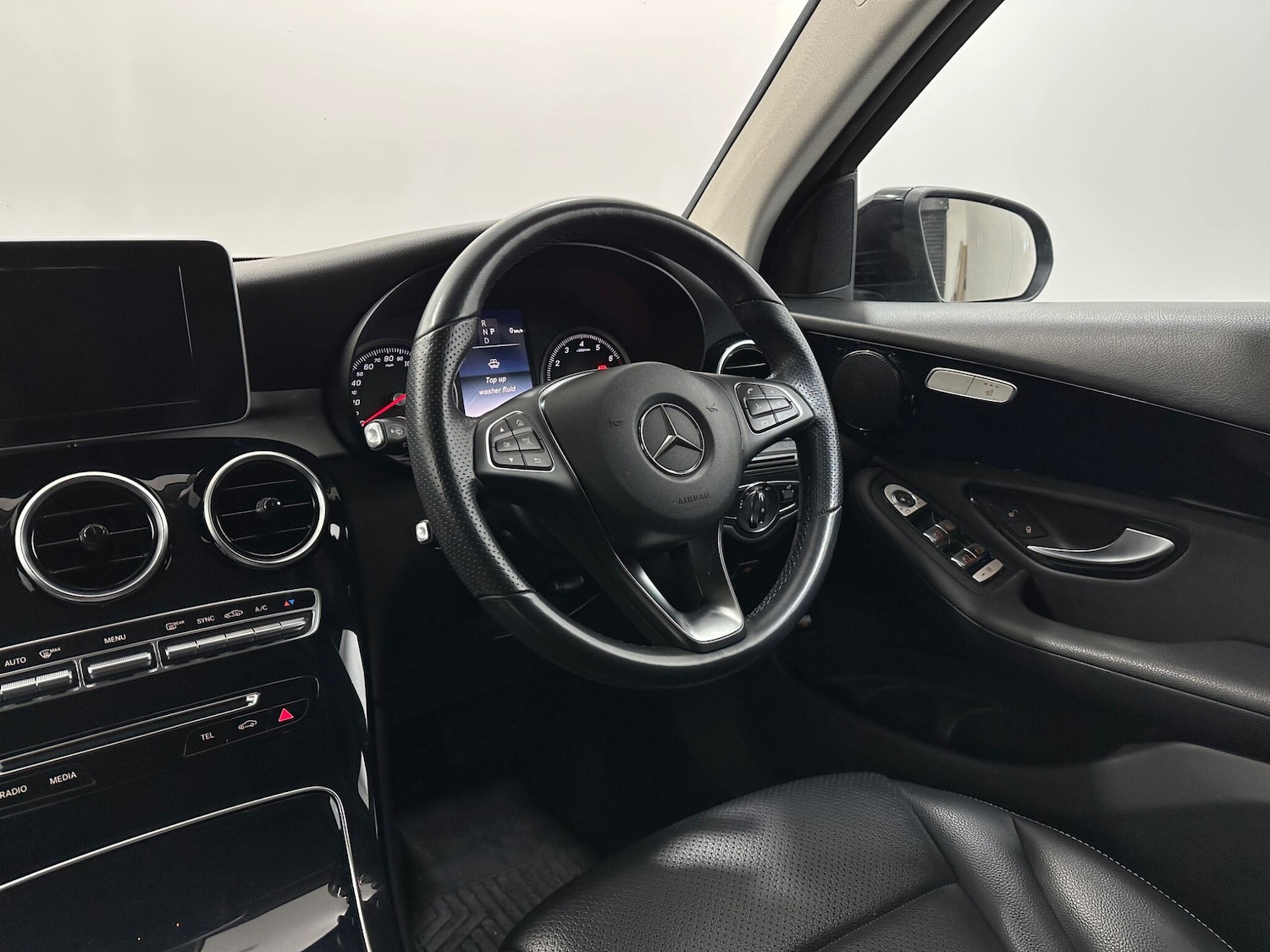 Used Mercedes-Benz GLC 2019 for sale - 77537957: Photo 10