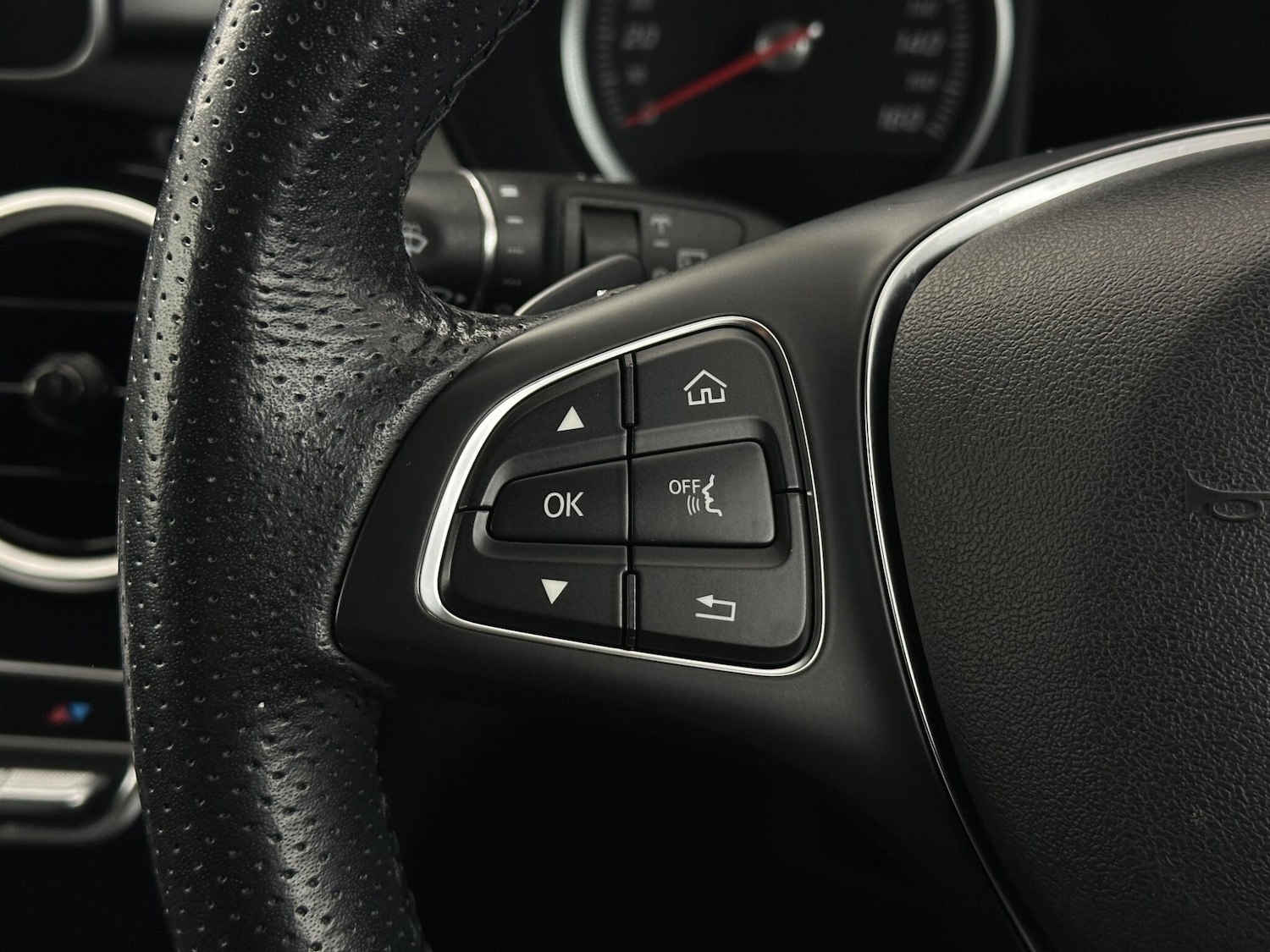 Used Mercedes-Benz GLC 2019 for sale - 77537957: Photo 14