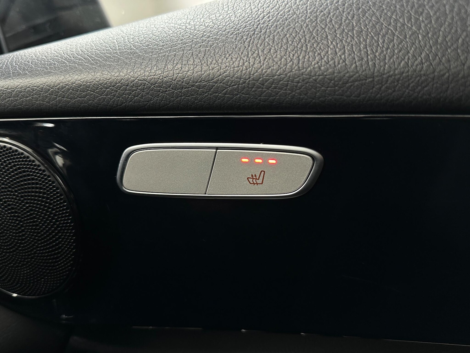 Used Mercedes-Benz GLC 2019 for sale - 77537957: Photo 19