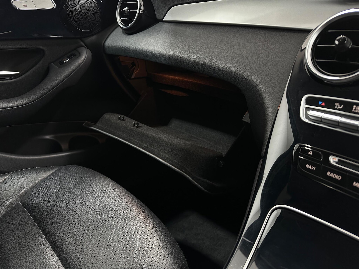 Used Mercedes-Benz GLC 2019 for sale - 77537957: Photo 28