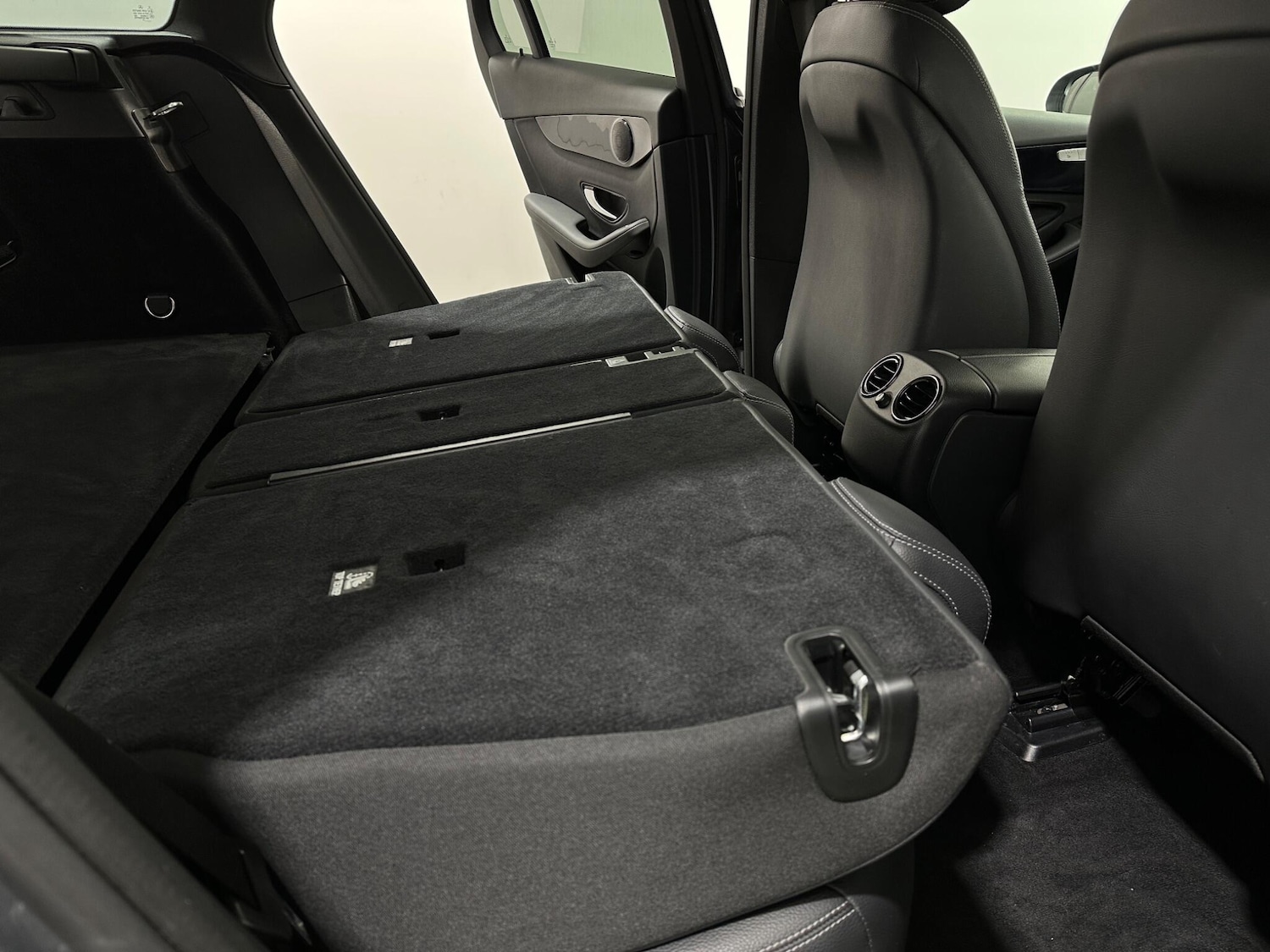 Used Mercedes-Benz GLC 2019 for sale - 77537957: Photo 46