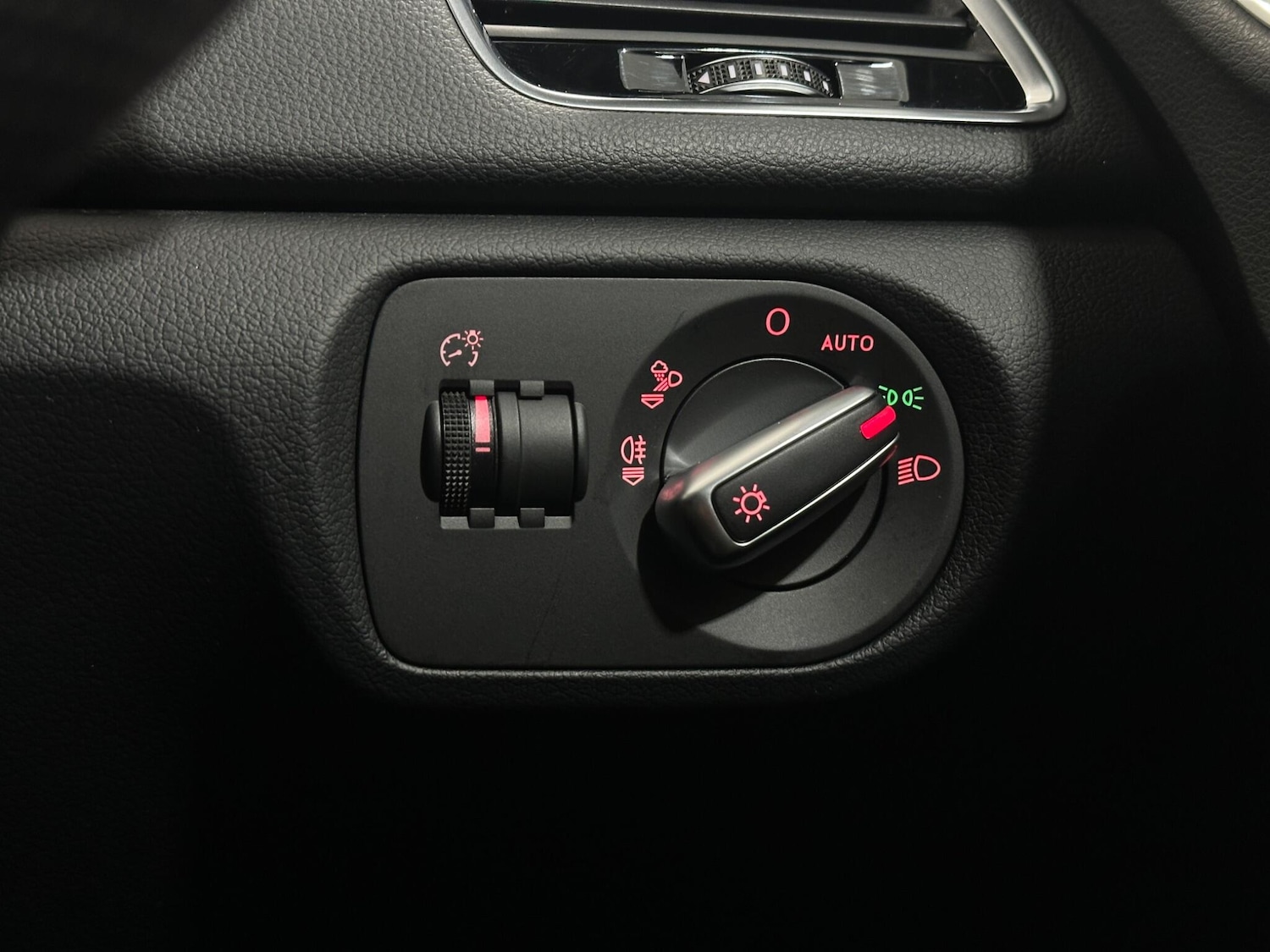 Used Audi Q3 for sale - 77230364: Photo 16