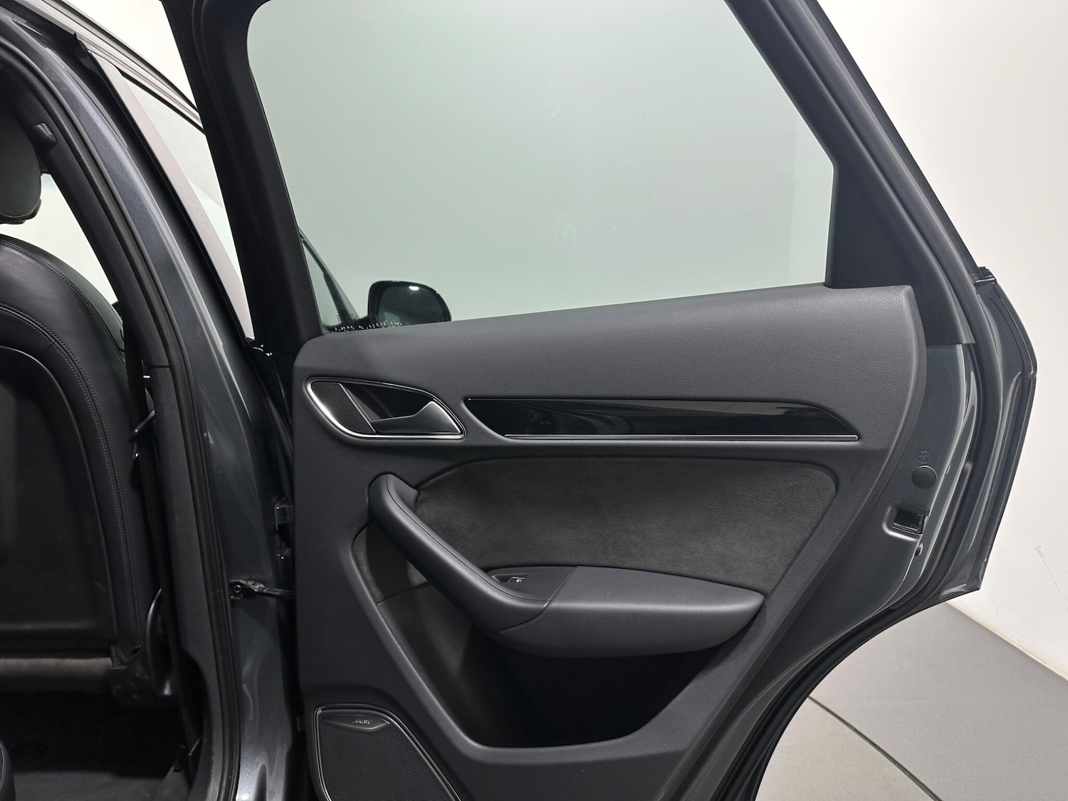 Used Audi Q3 for sale - 77230364: Photo 44