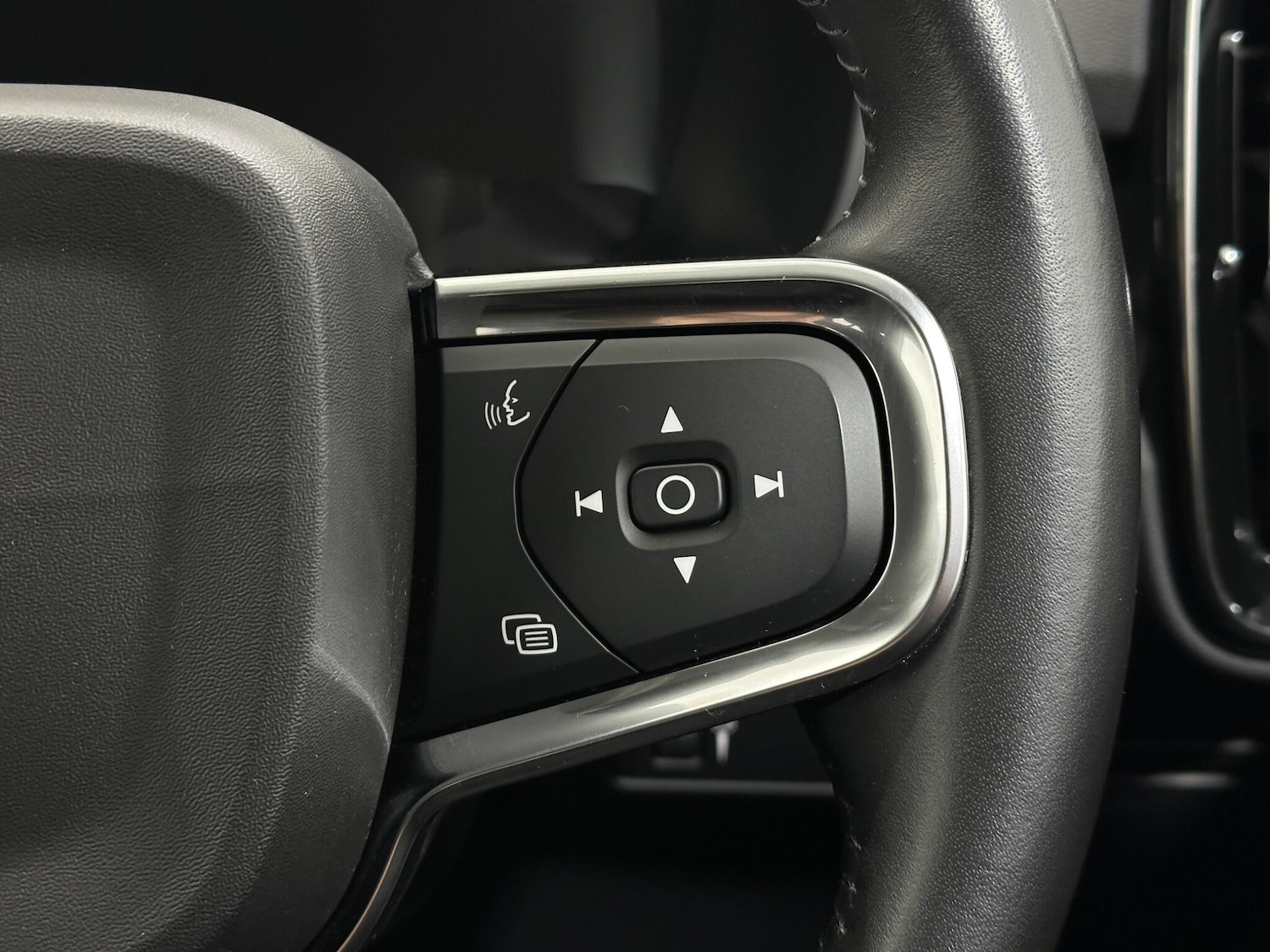 Used Volvo XC40 2020 for sale - 77440782: Photo 16