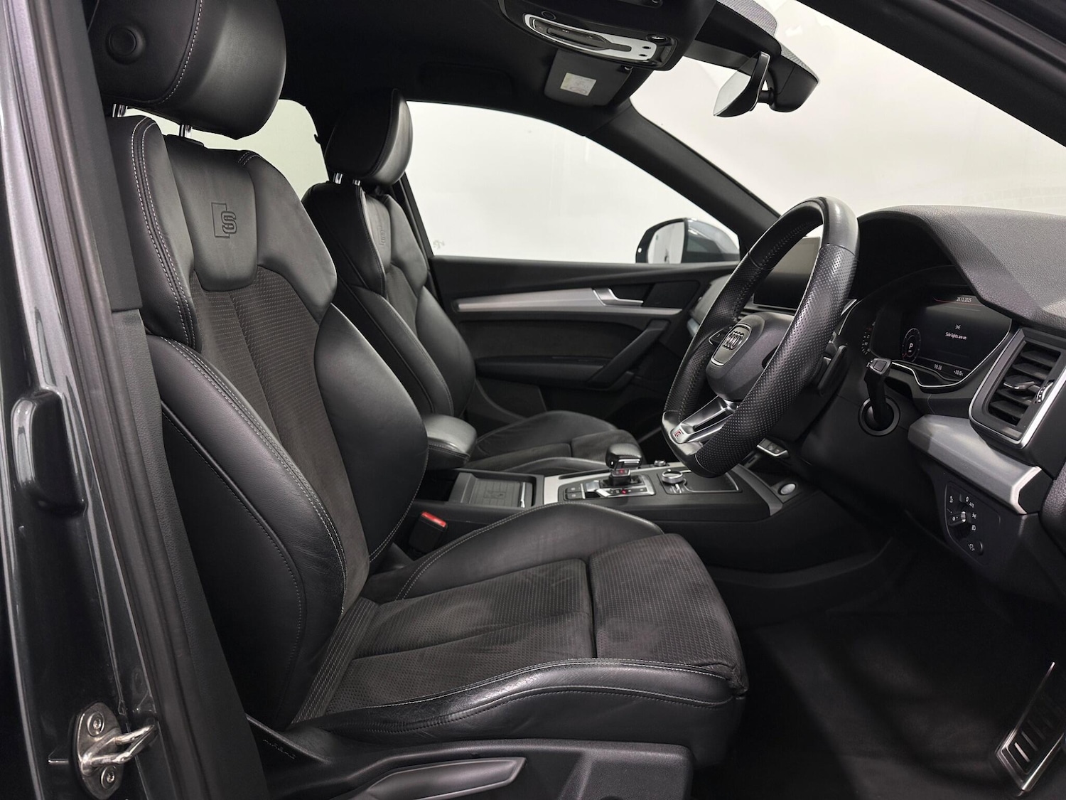 Used Audi Q5 2018 for sale - 77054009: Photo 31