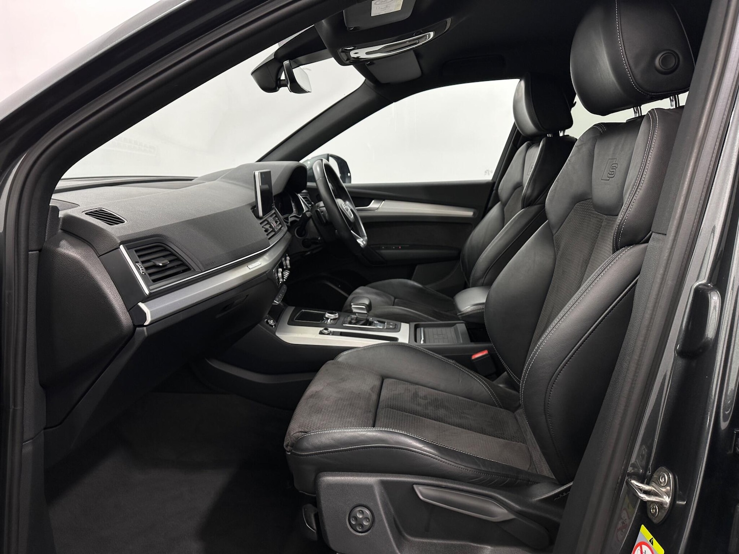 Used Audi Q5 2018 for sale - 77054009: Photo 35