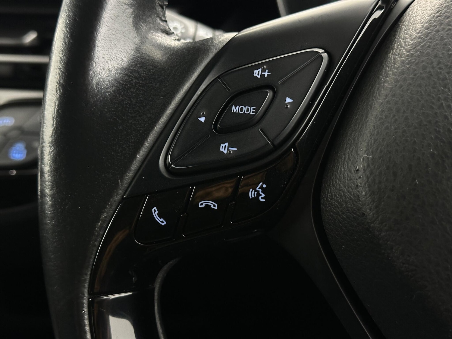 Used Toyota C-HR 2022 for sale - 76878450: Photo 13