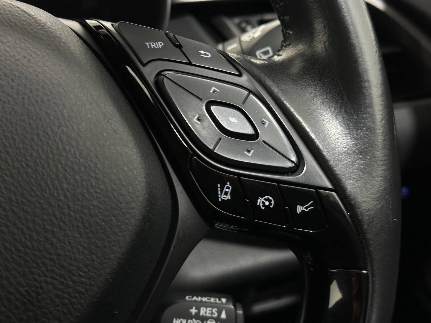 Used Toyota C-HR 2022 for sale - 76878450: Photo 14