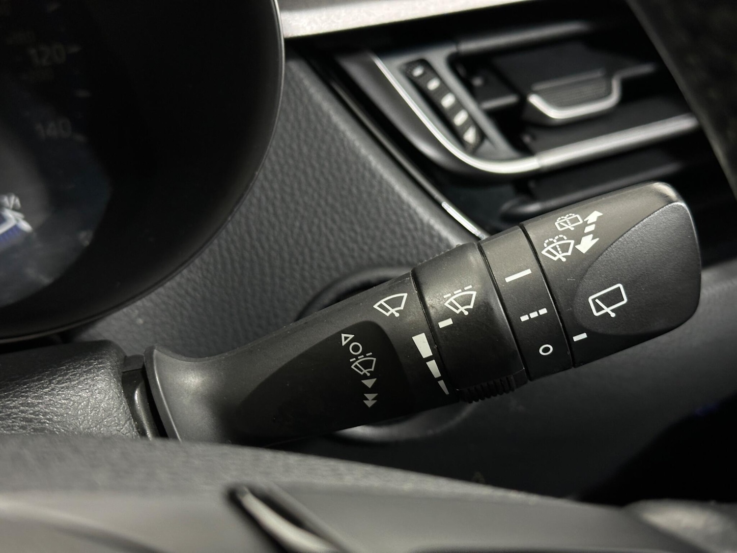 Used Toyota C-HR 2022 for sale - 76878450: Photo 15