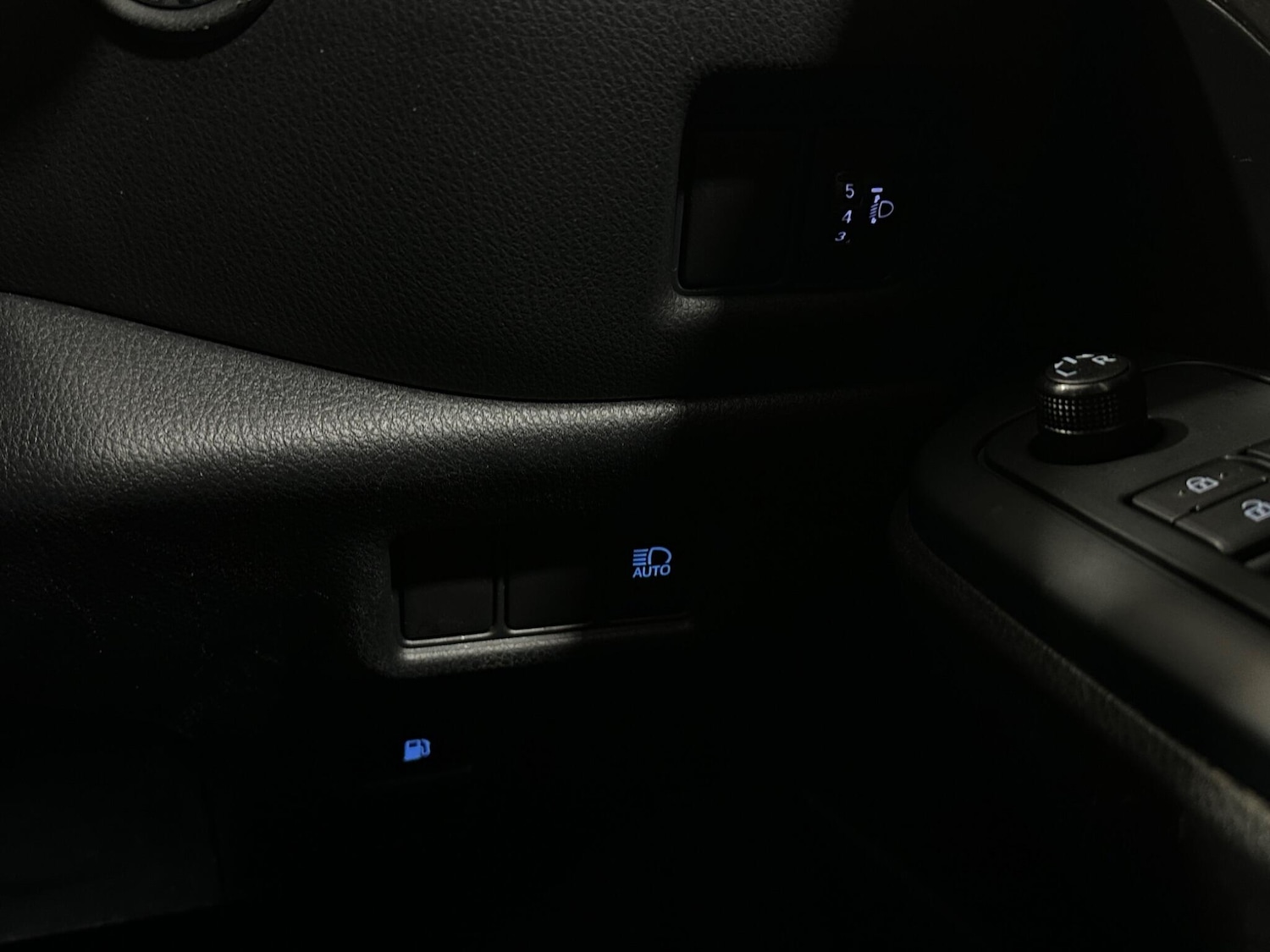 Used Toyota C-HR 2022 for sale - 76878450: Photo 17