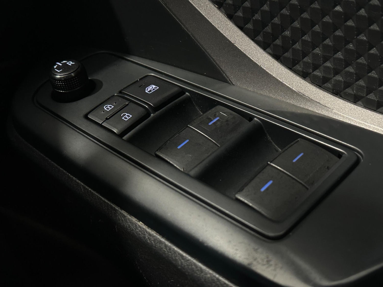 Used Toyota C-HR 2022 for sale - 76878450: Photo 18