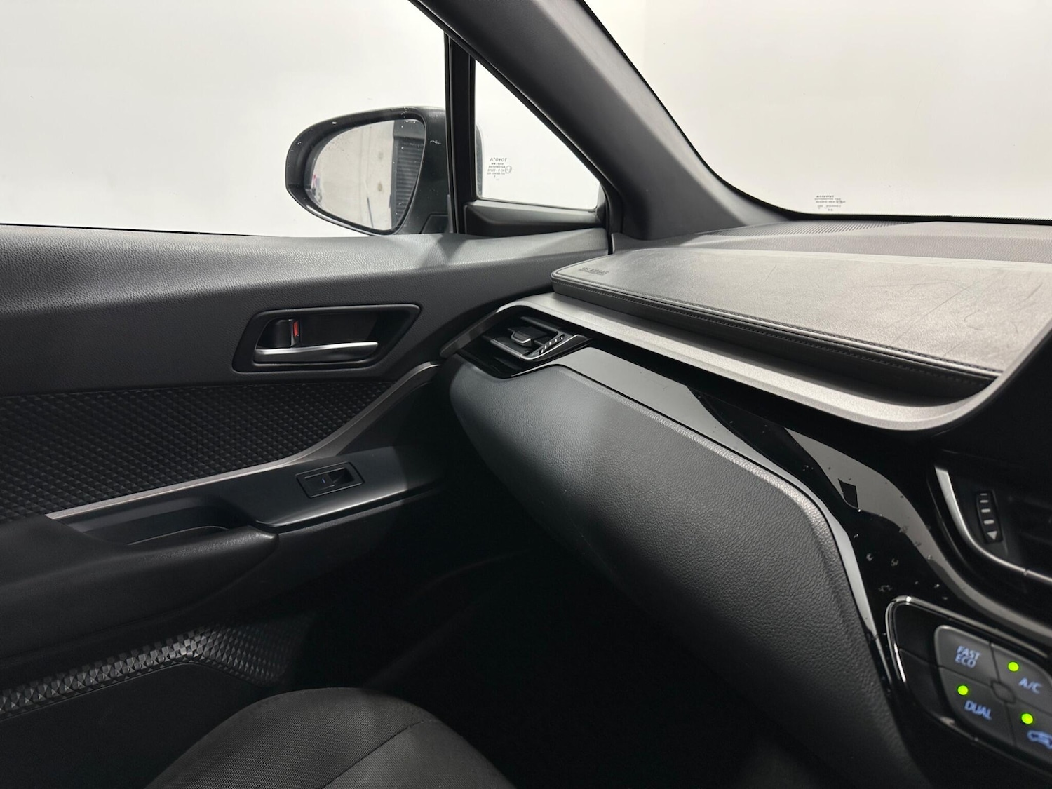 Used Toyota C-HR 2022 for sale - 76878450: Photo 25