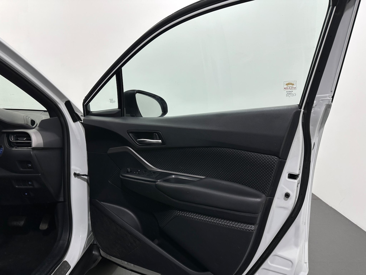 Used Toyota C-HR 2022 for sale - 76878450: Photo 31