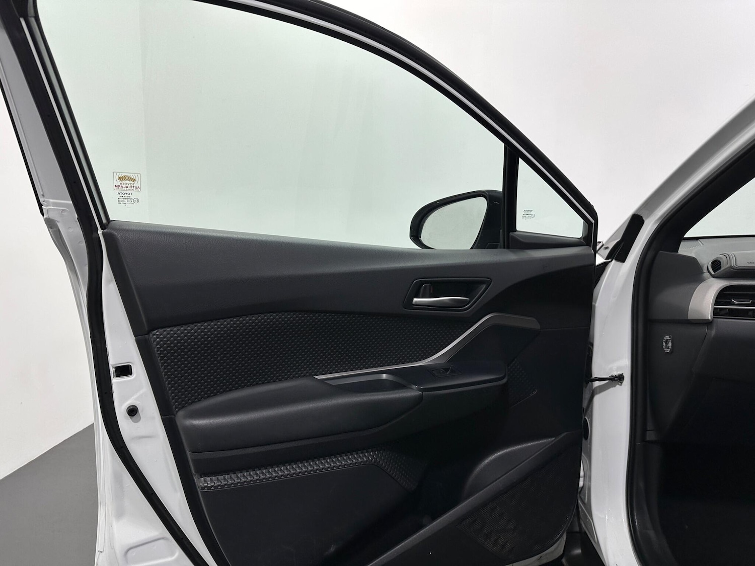 Used Toyota C-HR 2022 for sale - 76878450: Photo 35